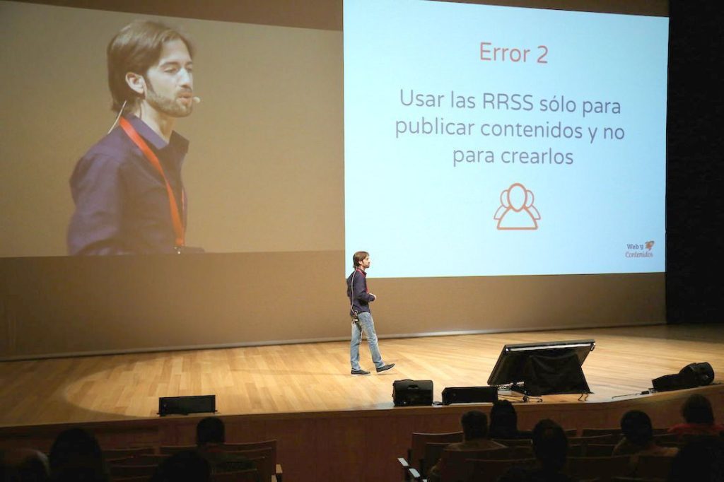 Error 2: Usar las RRSS sólo para publicar contenidos y no para crearlos